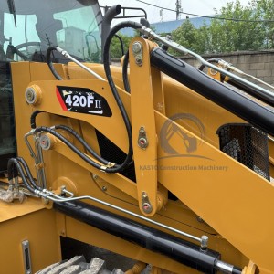 pemuat backhoe CAT 420