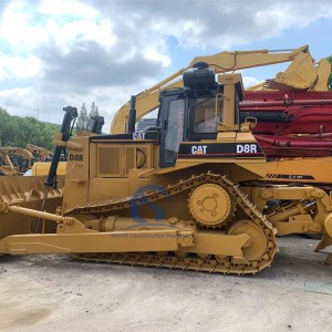 CAT D8