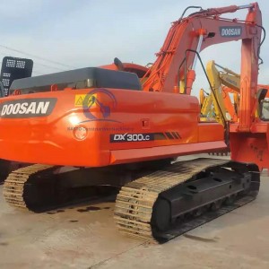 Used Doosan DX300LC excavator  good condition and trustworthy